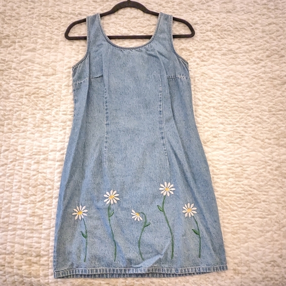 Vintage Dresses & Skirts - 90's VINTAGE | 🌼 Embroidered Daisy Light Denim Dress w/Zip Back 🌼